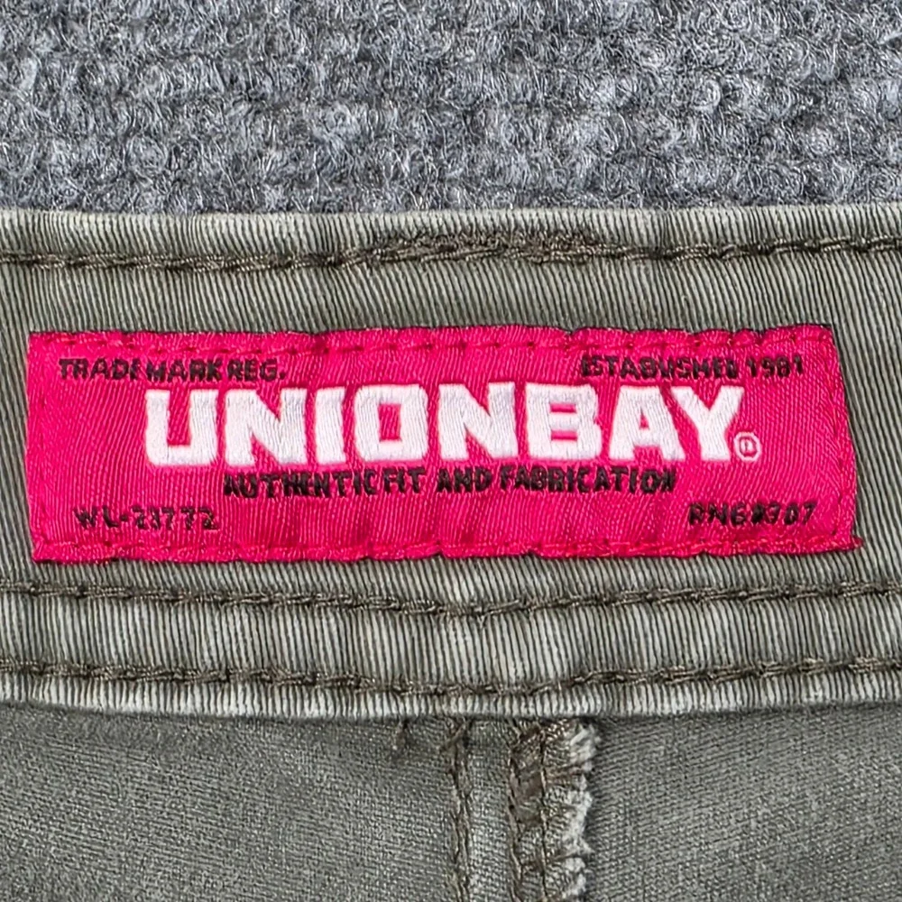 UNIONBAY Mens Messenger Cargo Shorts Size 34 Sage Green Khaki Outdoor Hiking EUC